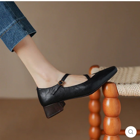 Black Genuine Leather Heels - Picture 4 of 8